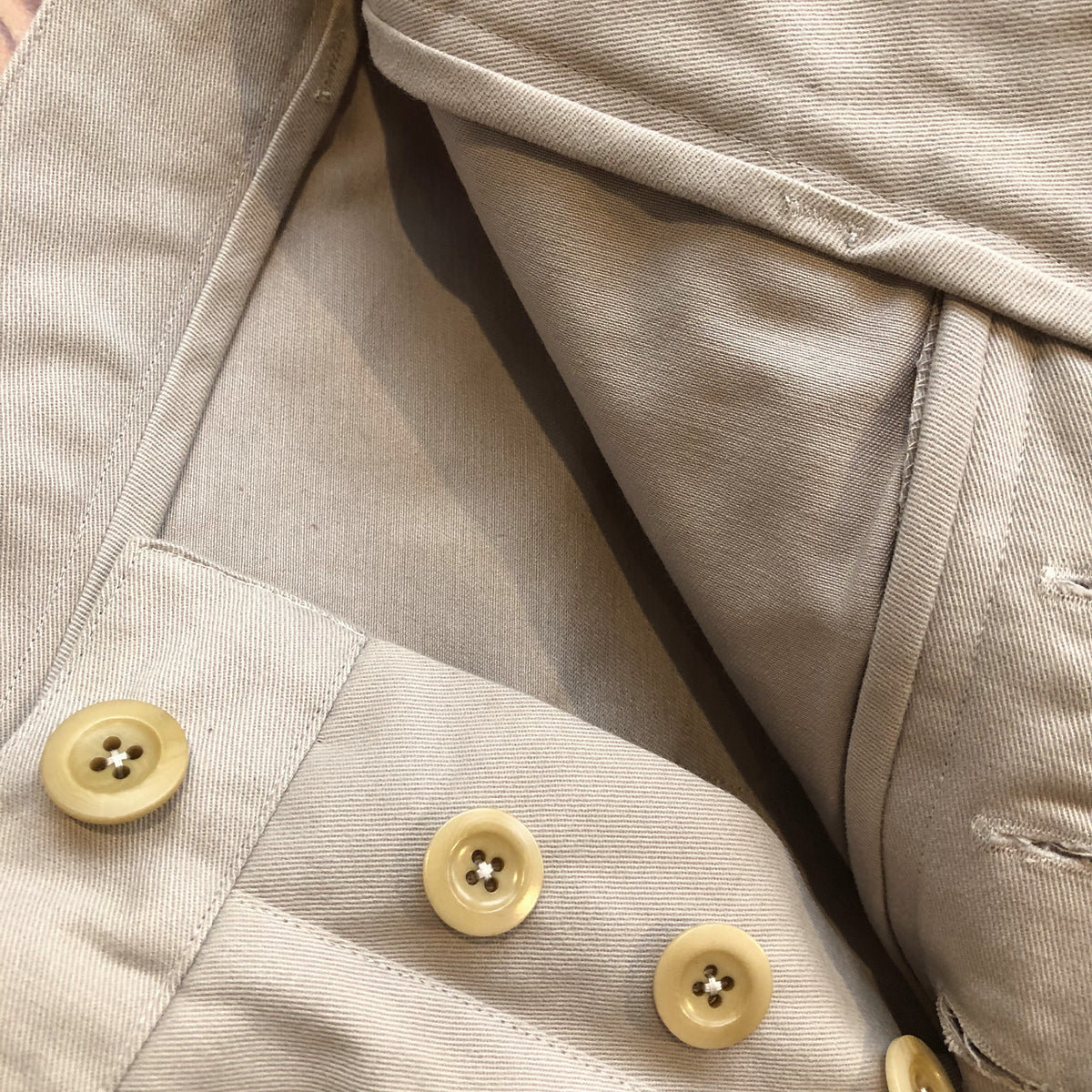 Straight legged trousers in brushed twill light beige
