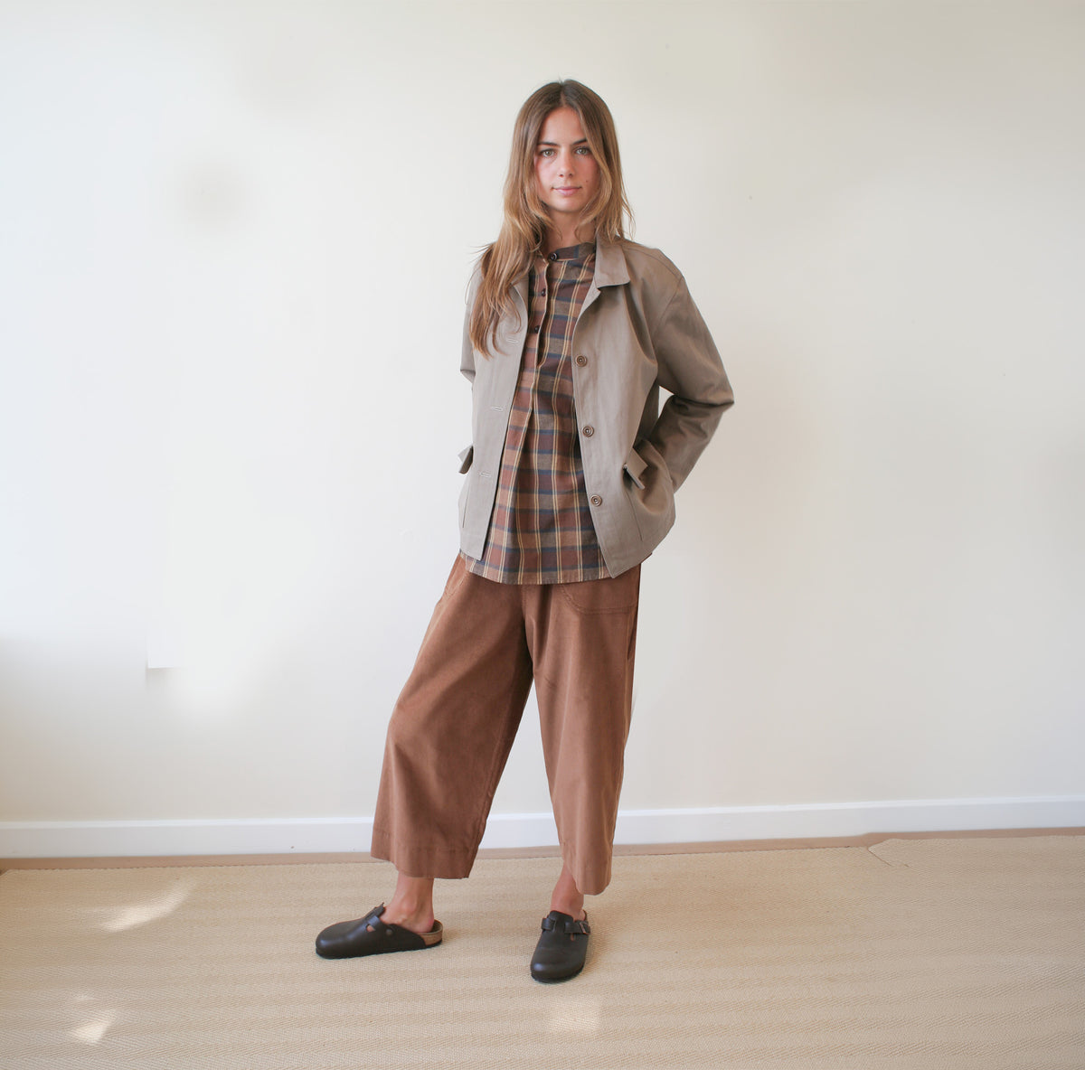 Everyday trouser in soft chestnut cord