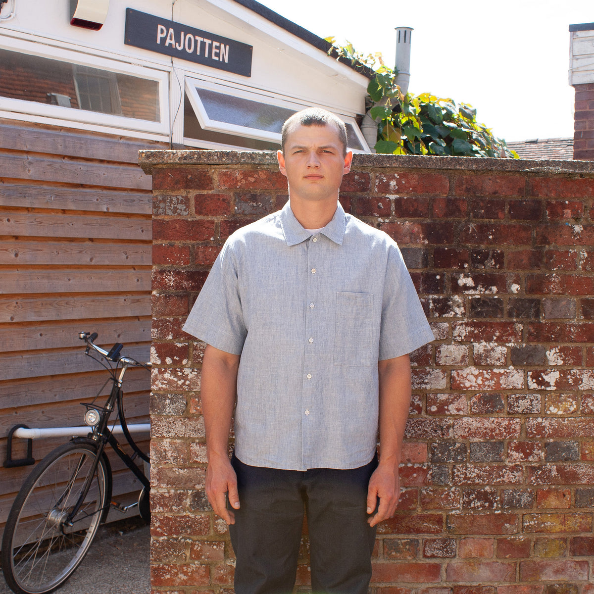 Short sleeved shirt blue cotton hemp