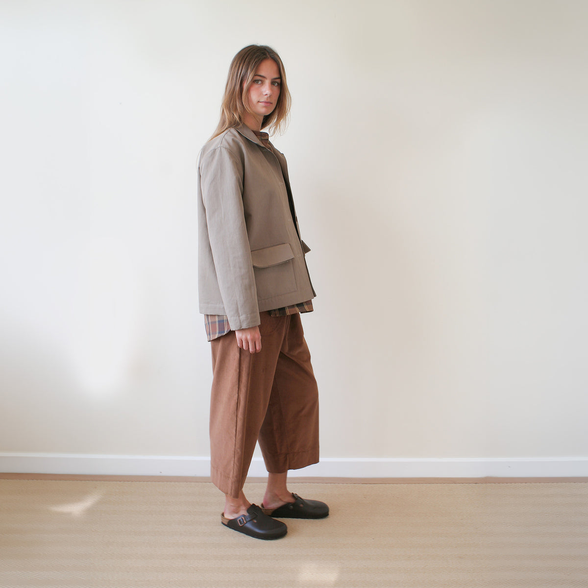 Everyday trouser in soft chestnut cord