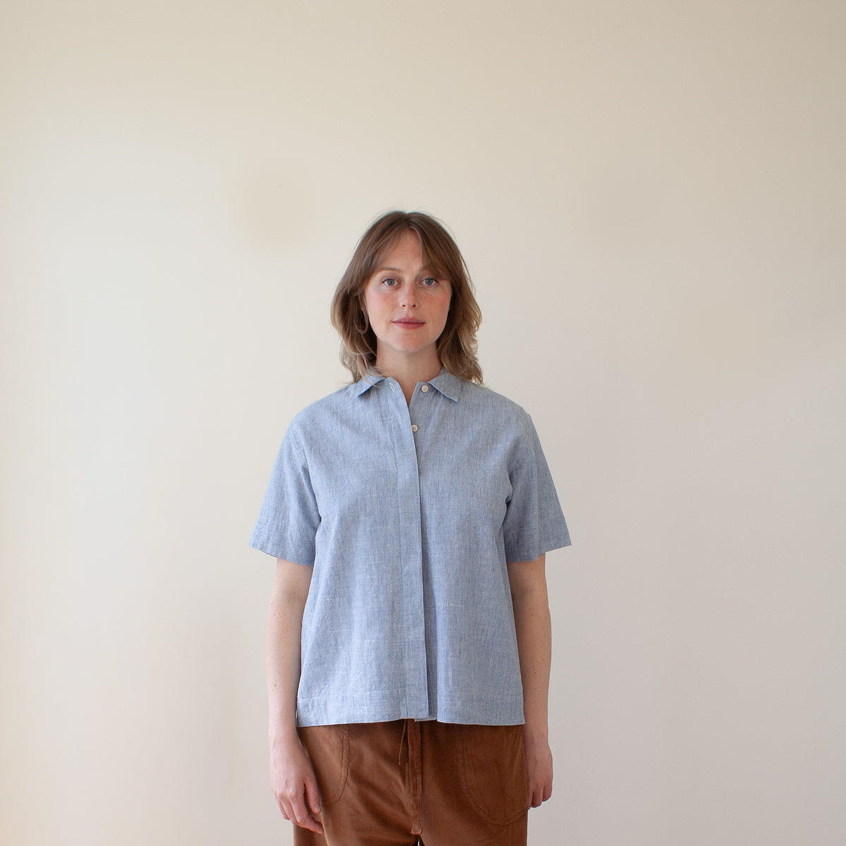 Short sleeved shirt sky blue hemp cotton mix