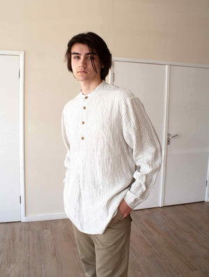 Yard shirt in a tumbled striped linen