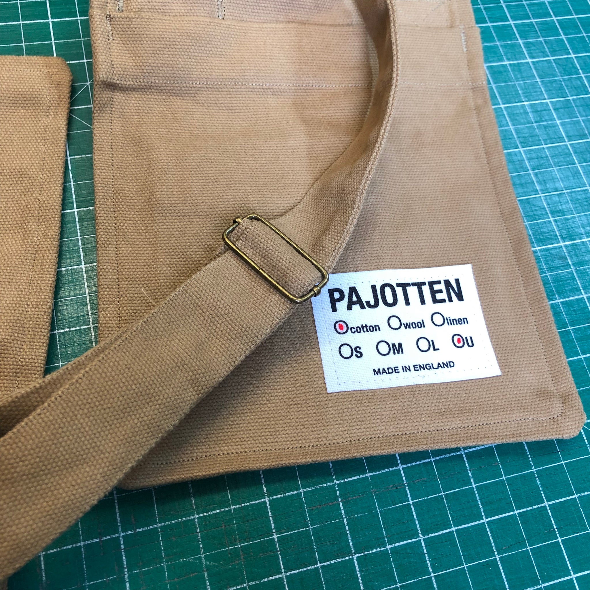 Bag 002 cotton canvas tan with flap