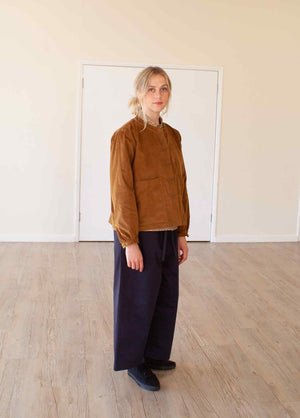Pocketed overshirt in soft cord cinnamon