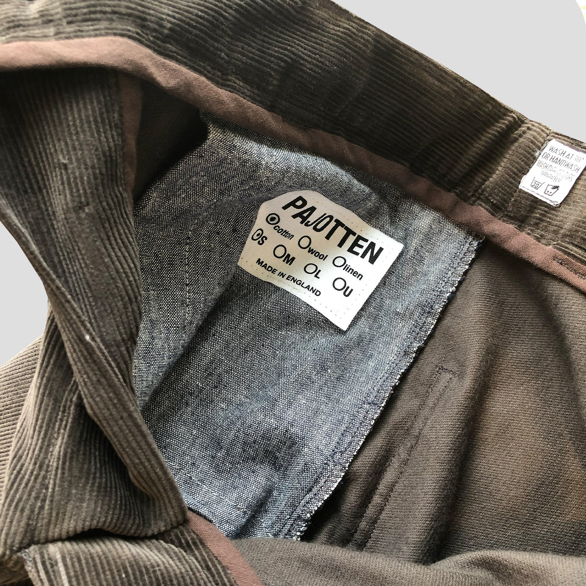 Straight legged trousers in Italian cord