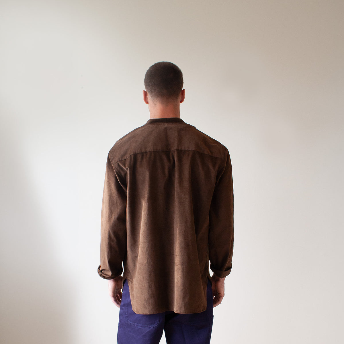 Yard shirt in a chocolate cotton cord