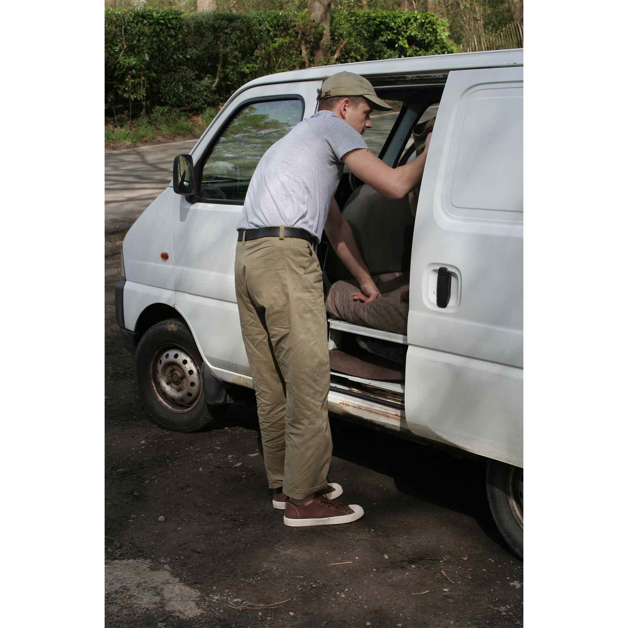 The everyday trouser brushed cotton twill beige